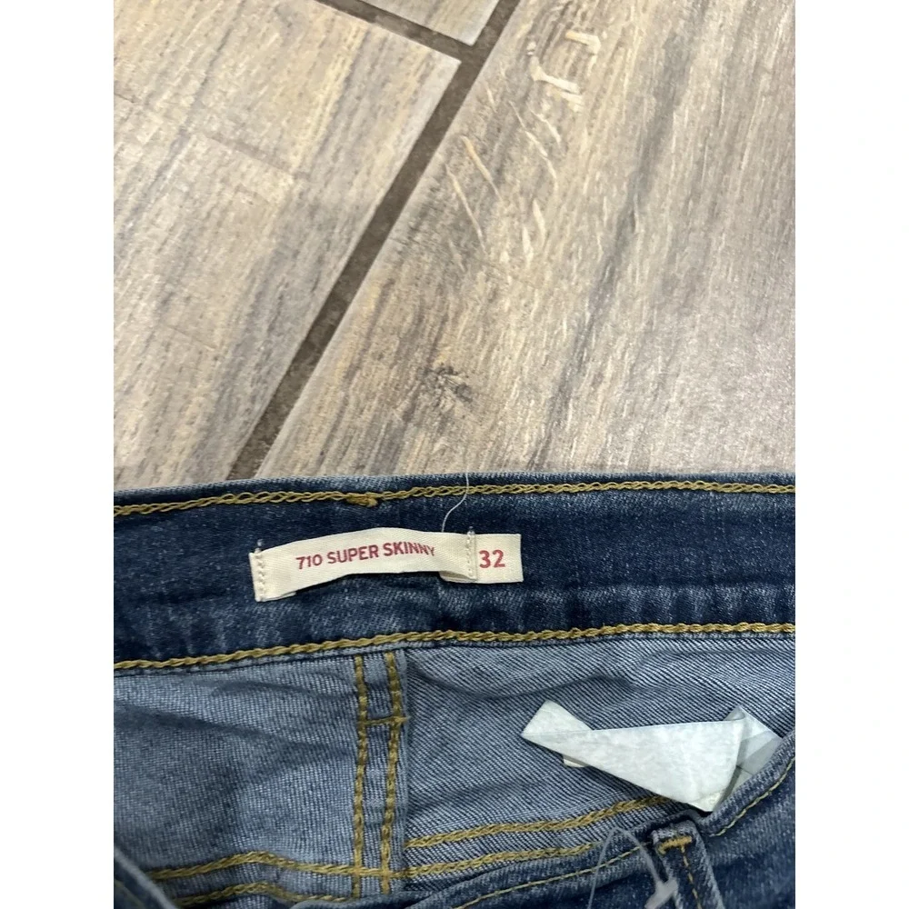 Levi's 710 Super Skinny Jeans Women's Size 32 Dark Blue Mid Rise Frayed Hem